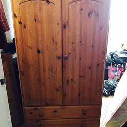 Single wardrobe complete with set of 2 drawers at the bottom in very good condition no significant scratches or chips to the wood at all. Good sturdy piece of furniture. Would be good for an upcycle project. Need gone asap hence price. Dimensions: 5ft tall 19inches deep 32inches wide. Can deliver locally collection otherwise. Located in Oulton Broad. £15ono