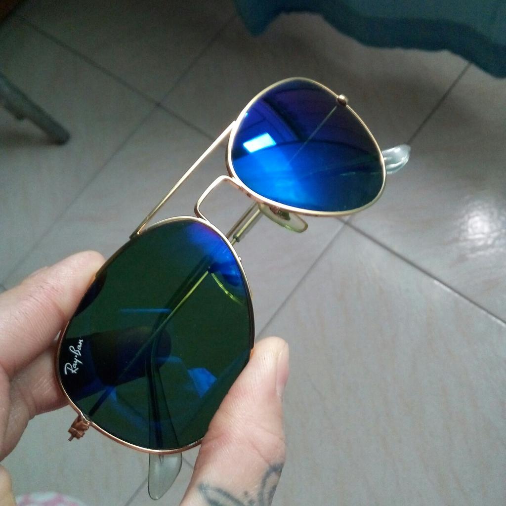 Rayban aviator a specchio blu viola in 22073 Fino Mornasco fur 40 00 zum Verkauf Shpock DE