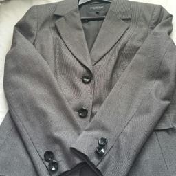 Gorgeus debenhams ladies coat pent.only worn by once for one hour interview.excellent condition as it is new.