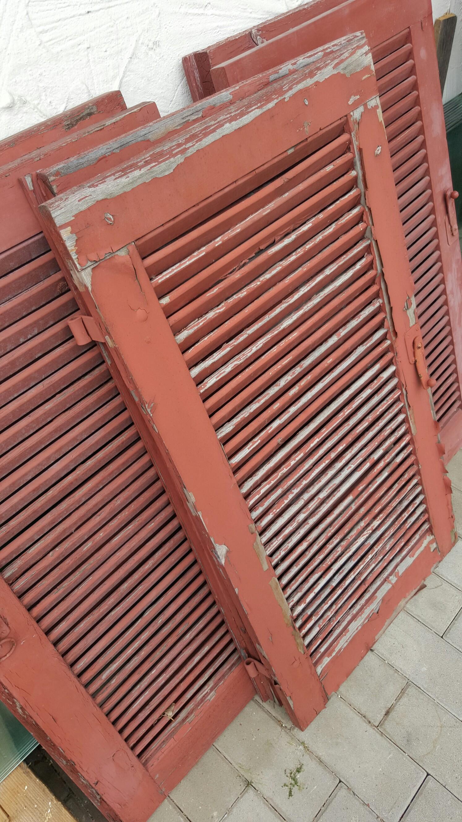 Alte Fensterladen Zu Verschenken