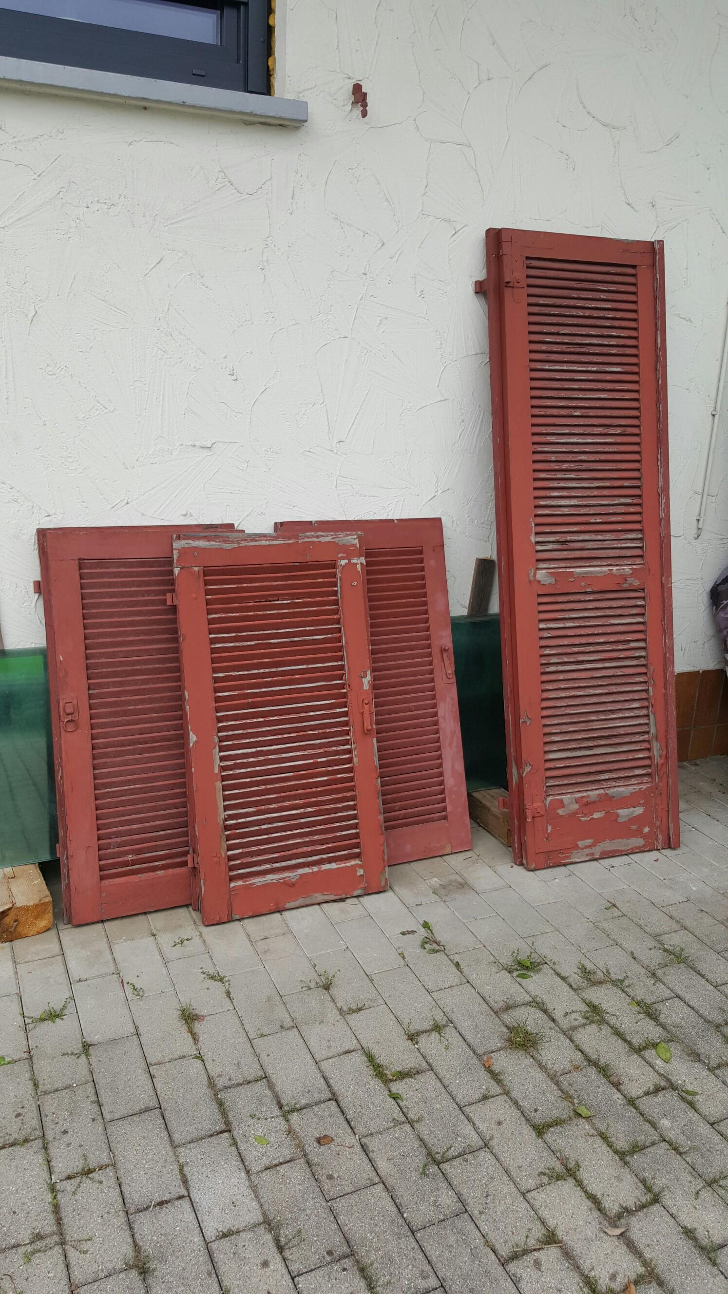 Alte Fensterladen Zu Verschenken