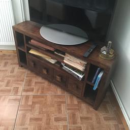 Corner tv unit
Solid wood very good condition
