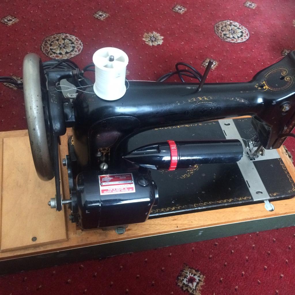 Mundlos original Victoria sewing machine in BD8 Bradford for £30.00 for