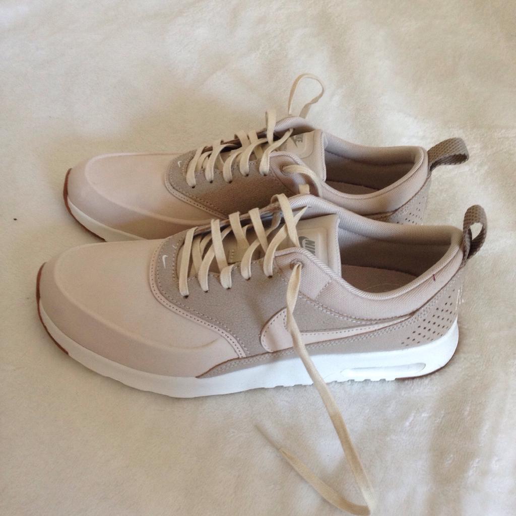 Nike thea outlet nude