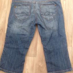 Eine schöne wenig getragene Capri Jeans 3/4 Länge von Esprit in Größe 40