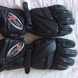 RST motor bike gloves. Size Medium
Collection from E3area