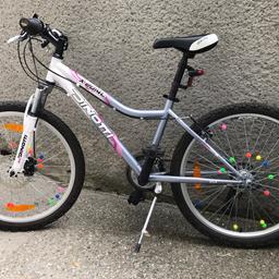 Mädchen Fahrrad(24 Zoll),mit einem Grau-Pink-Weiß Muster,Mountainbike von DINOTTI,auf den Rädern(vorne&hinten)Bunte Deko-Kügelchen dabei,Preis ist VB,,,