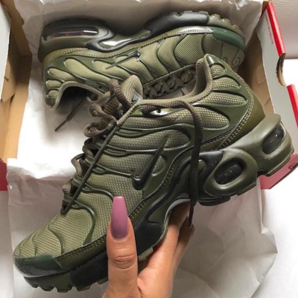 Nike tns womens green best sale