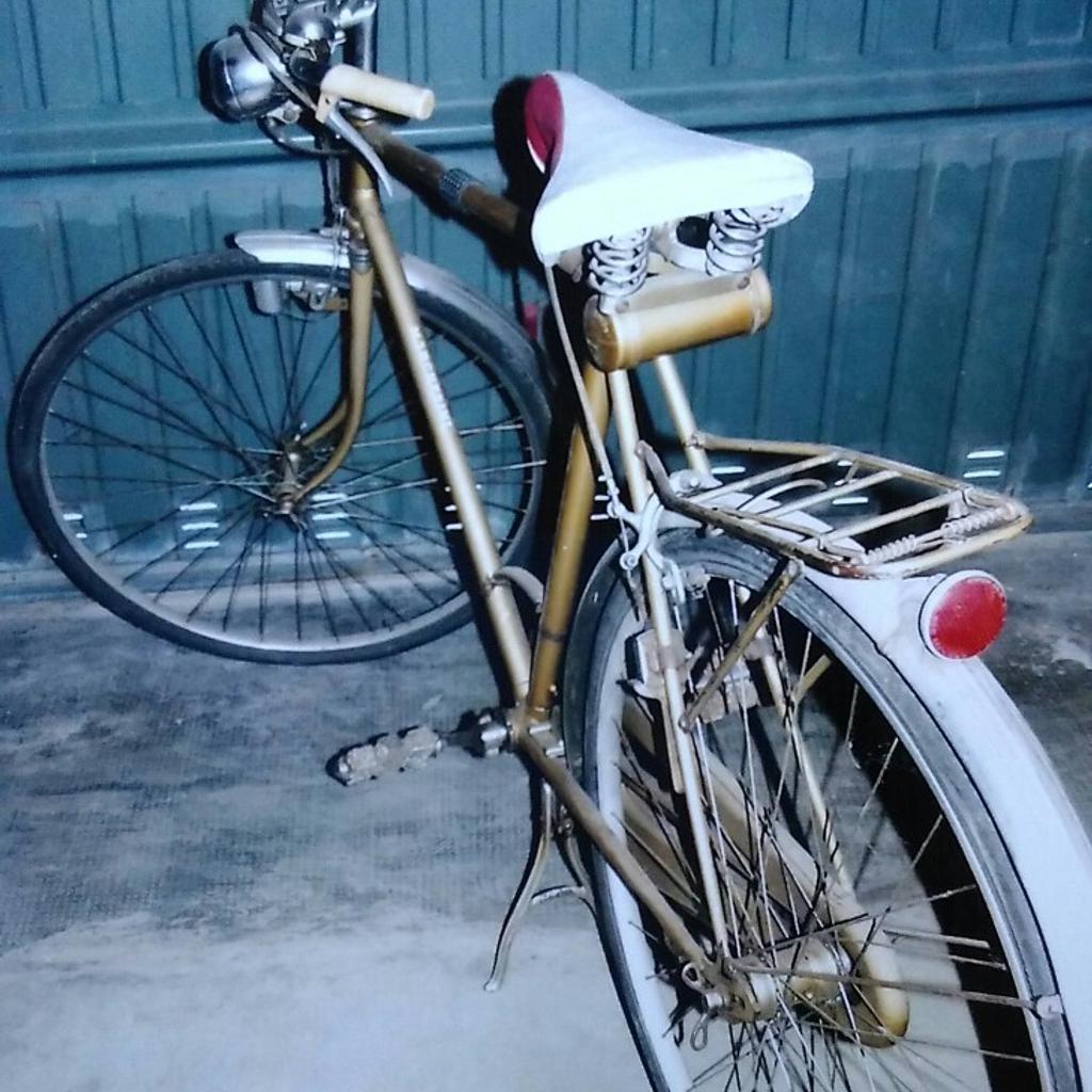 Bicicletta Antica Uomo marca Marchesini.Per collezionisti o per allestimento vetrina negozio.Prezzo non trattabile.
