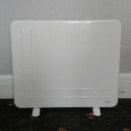 Heater has hardly been used, in good condition. This is a low energy panel heater with a single heat setting operated by a side switch. Ideal for keeping the chill off, eg utility room/(electric) caravan.