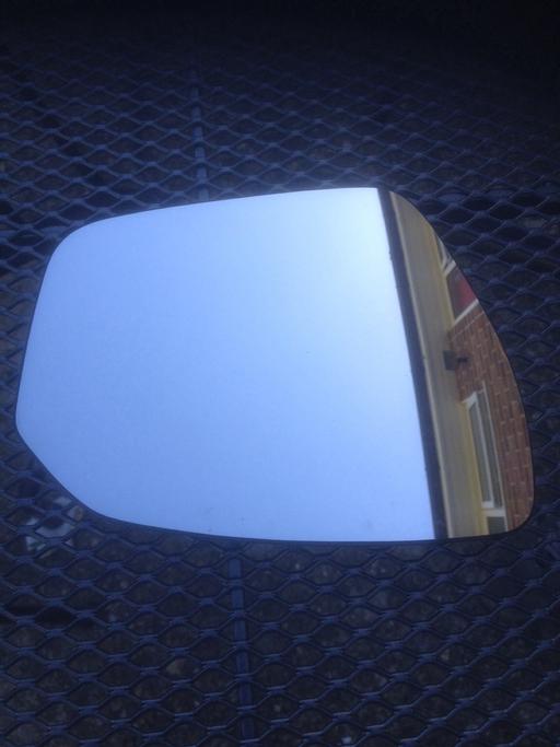 Vehicles Kent Maidstone - Photos for Range Rover evoque right hand mirror glass.