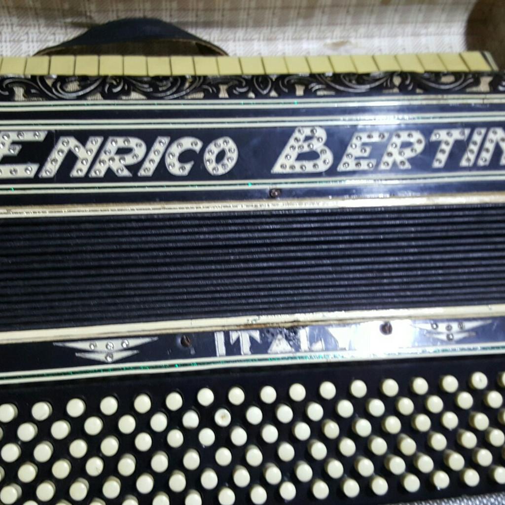 Enrico deals bertini accordion