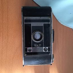 Alte Agfa Kamera zu verkaufen. Ca 80-100 Jahre alt
Bitte preisvorschlag
