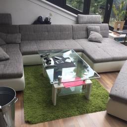 Schöne U-Couch zu verkaufen mit kompletten Zubehör! NP 2500€