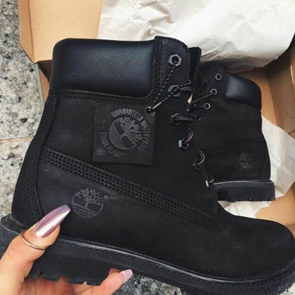 Matte hotsell black timberlands