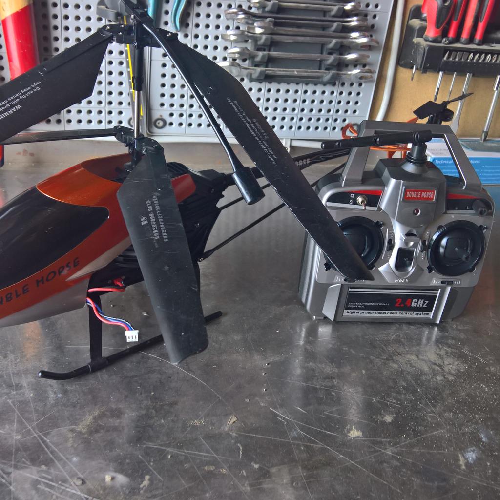 XXL RC 2,4 Ghz Hubschrauber Volcanoes in 8430 Wagna für 35,00 € zum