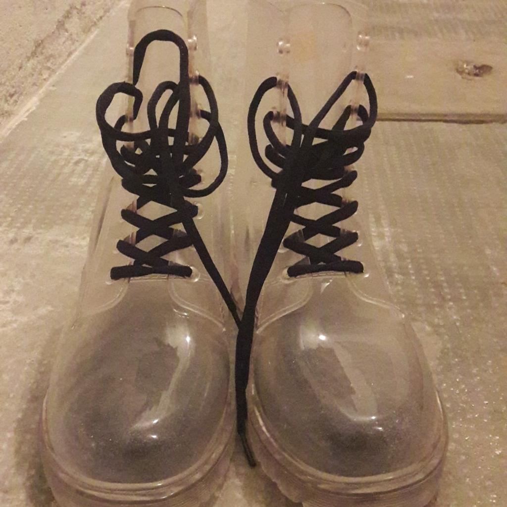 Simil dr martens trasparenti in 21100 Varese for 10.00 for sale Shpock