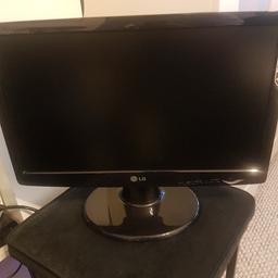 Selling my 19 inch PC Monitor as i have no use for it. Fully working and selling for cheap!

Model number is in the picture.

I accept near offers.