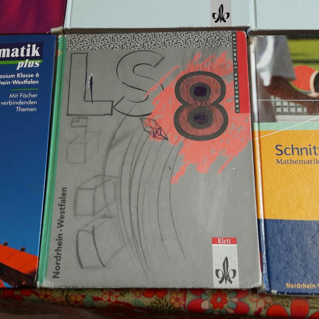 Verkaufe diverse Mathematikbücher. Stück 3.00 Euro. Bei mehreren Mengenrabatt möglich.
