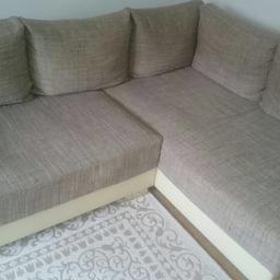 Sofa mit Hoke fasst neu

Länge 2.30cm Breite 1.65cm Höhe 0.40cm

Hoke Länge 1.00 Cm breite 0.40cm