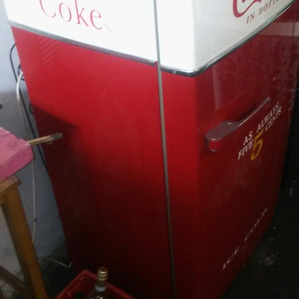 Coca-cola Kühlschrank Bosch in 4866 Unterach am Attersee für € 1,00 zum  Verkauf