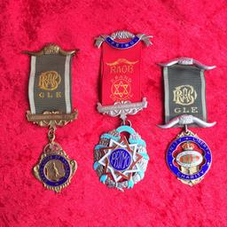 3 x masonic medals. 2 are hallmarked silver.