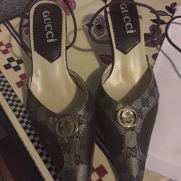 Ladies Gucci shoes new wth out tag 
Only wore to try on I thing thy size 5