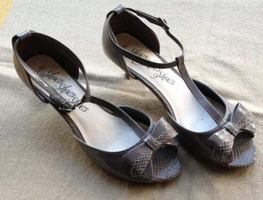 Buy & Sell North London Hoxton - North London - Photos for M&S Elegant keep toes shoes 6 1/2