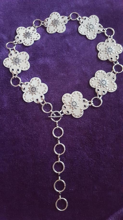 Buy & Sell Surrey Epsom and Ewell - Photos for Brand New Lovely Vintage Flower Belt