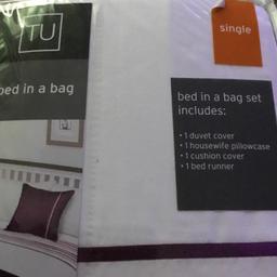 Includes
1. Duvet cover
1 housewife pillow case
1. Cusion cover
1 bed runner