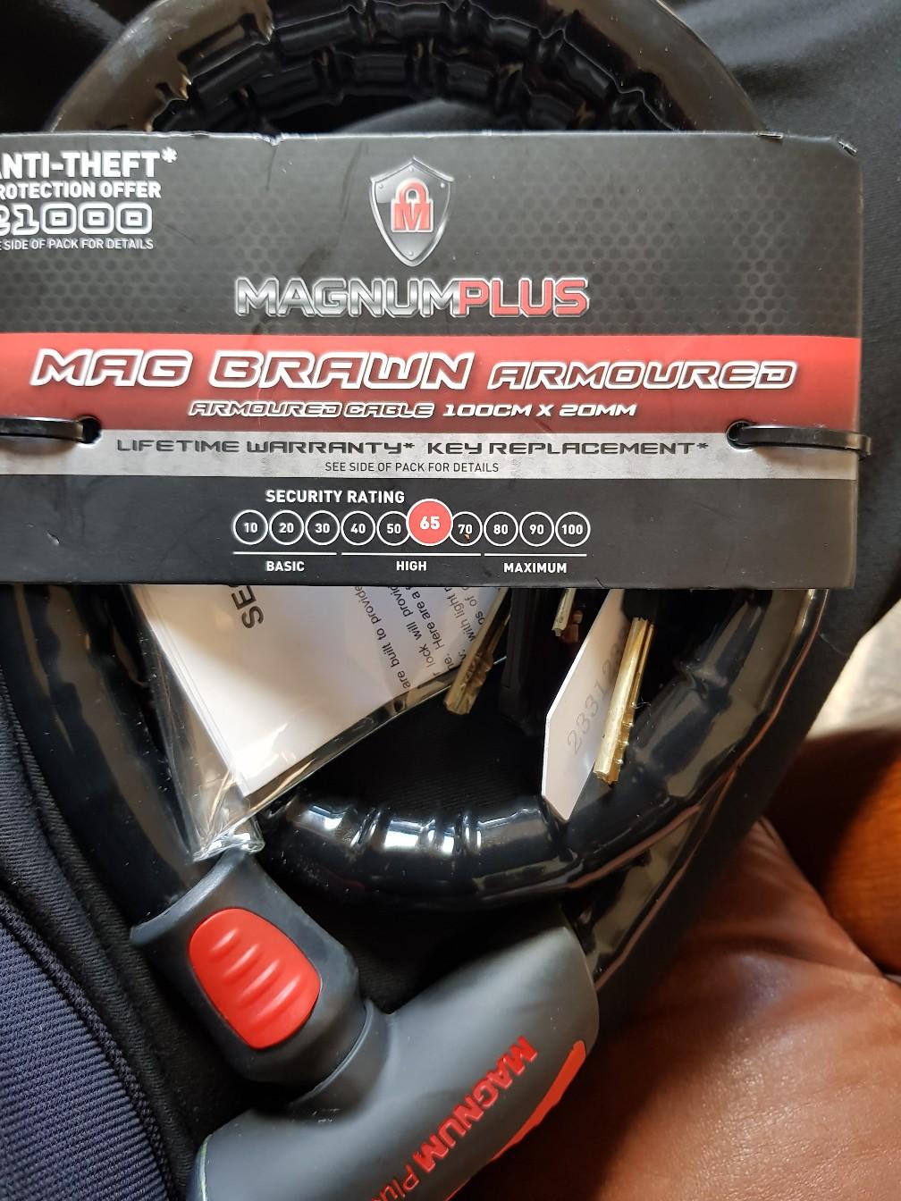 Bike lock magnum plus armoured cable key loc in LU7 Buzzard for £30.00