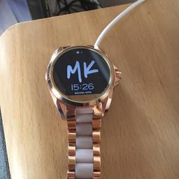 Verkaufe Michael Kors Smartwatch die Uhr ist in einem neuwertigen Zustand. Rechnung leider nicht mehr auffindbar. Neupreis war 379 € .