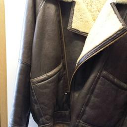 Great condition vintage aviators jacket. Thick shearling sheepskin, size 42/large.

Happy to consider all offers.