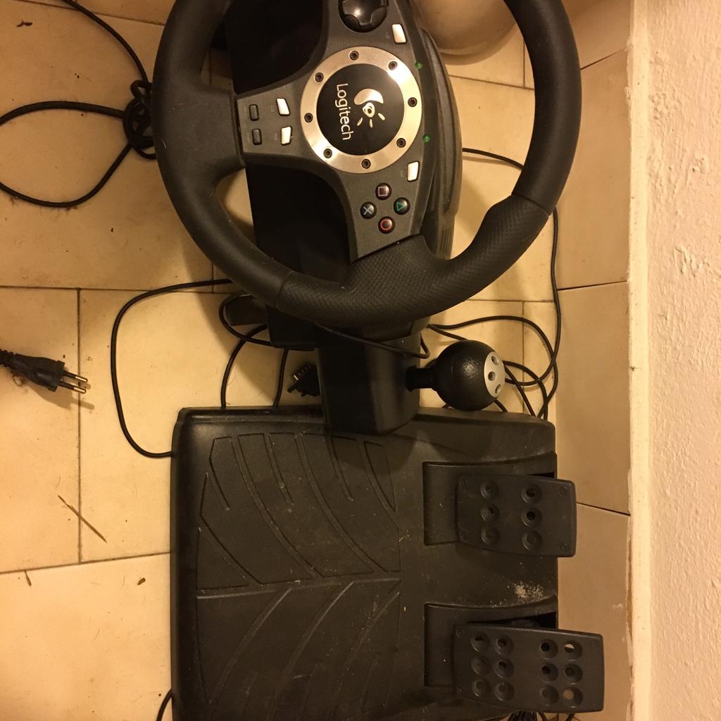 Volante e pedaliera logitech in 20900 Monza for €20.00 for sale