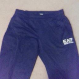 Tracksuit bottoms as stated, Size:Large

Condition 9/10, only worn a few times

Open to offers