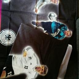 Biete DFB Bettwäsche bestehend aus Kissen und Bettdeckenbezug mit Bildern der Nationalspieler.