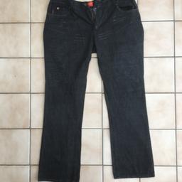 Hugo boss jeans in vgc , to big for me now.
Measurements 38 waist 32 leg , no offers.