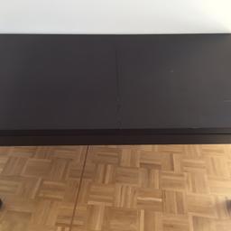 Massiver Tisch ausziehbar in Braun. 160 Breite x 90 Tiefe x 75 Höhe