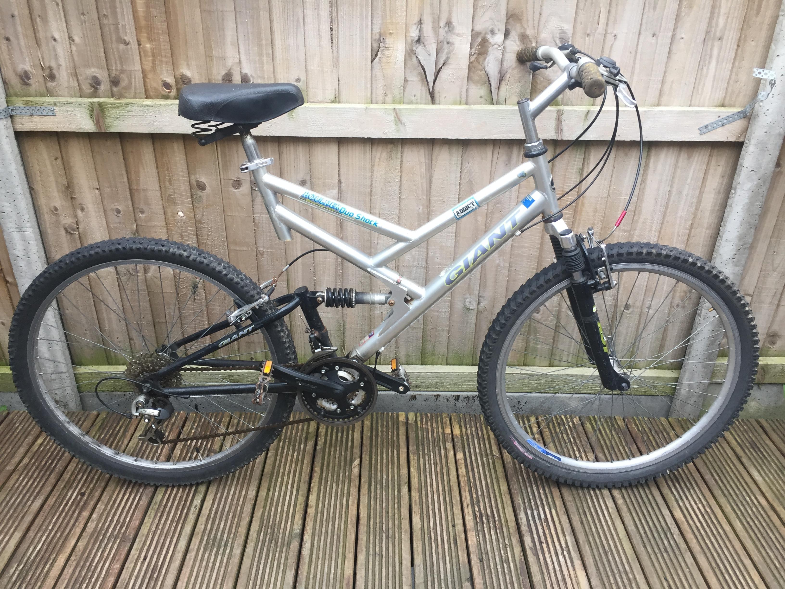 Giant Boulder Full Suspension Mountain Bike in CO1 Colchester for