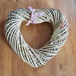 Large Wicker Heart Wall Hanging
Approx 20" x 20"
NEXT RRP £28
New With Tags