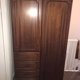 Selling strong wardrober with two doors and 4 drawers it have some scrathes on it but nothing broken £50 if you collect, £60 if you want me to deliver 👉👉only localy👈👈ilford and near by Read less