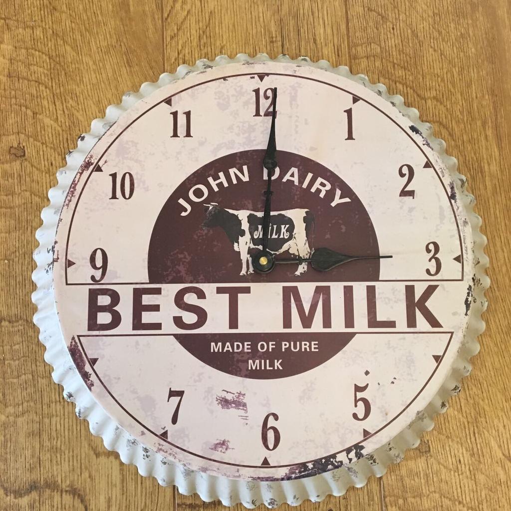 Retro milk bottle top wall clock cream in LE8 Blaby für £ 5,00 zum