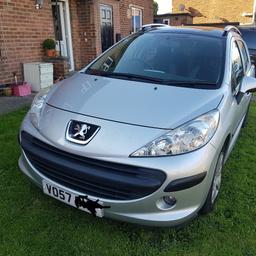 2007 90000 miles runs well panoramic roof CD radio air con. needs new keys as you have to unlock the car with one key and start it with the other and needs 2 new tyres but apart from that it's a great car £900 or near offer