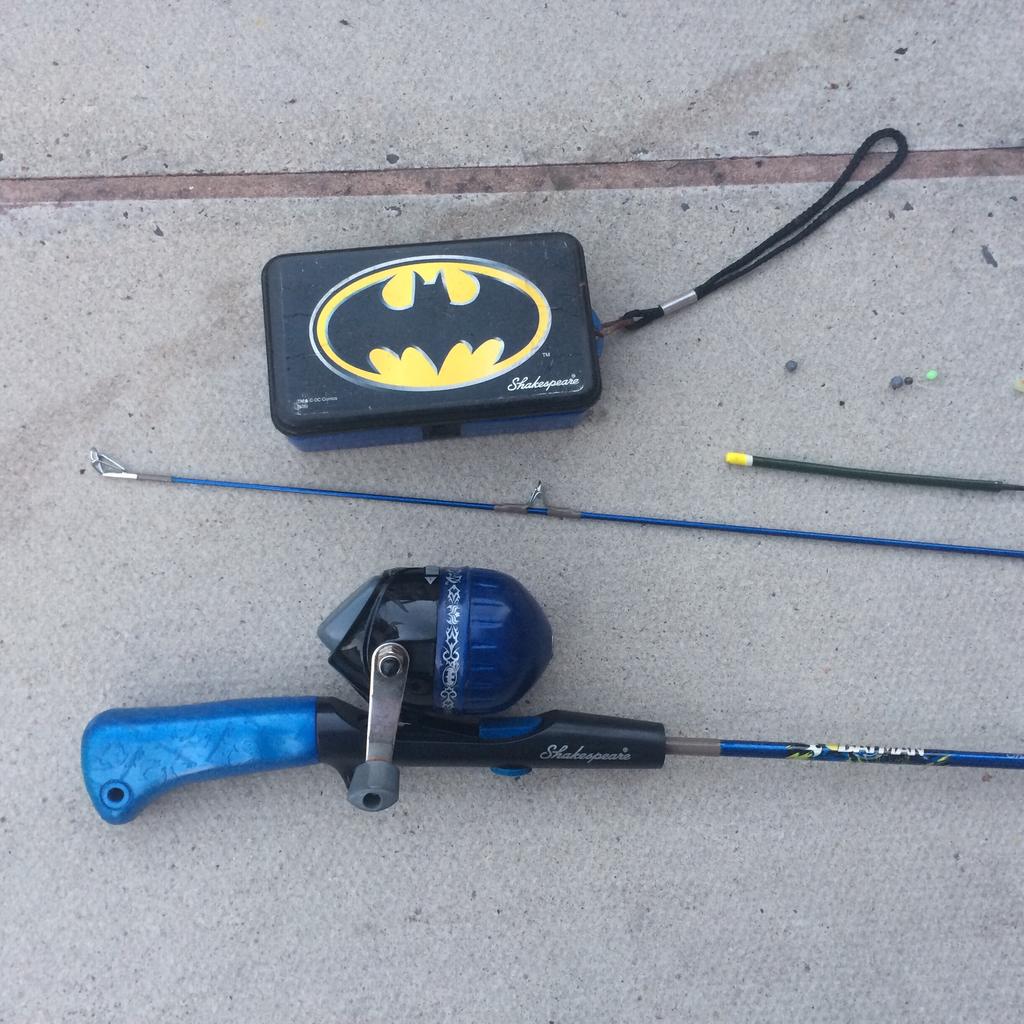 Children's Batman Fishing Rod, box & holder in M33 Sale for £7.00 for sale