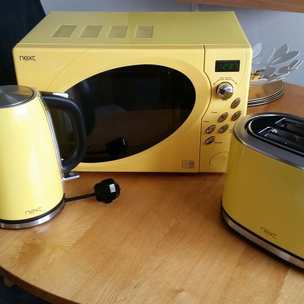 Next kettle toaster and microwave in WF15 Liversedge for £55.00 for