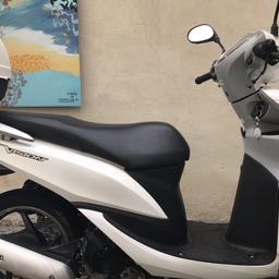 Hallo,

verkaufe Moped Honda Vision 50
Eckdaten:

Farbe : Weiß
Antriebsart: Benzin
Hubraum: 49ccm
Neue Pickel
Keine Kratzer
Kilometerstand : 2039 (sehe Foto)