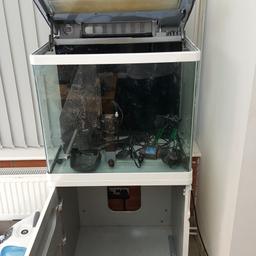 130litre fish tank. Bought it to start but never got the time.

Skimmer
Heater
3 pumps
Uprated collector cup

Guy who i bought it off painted it white.

Sold as seen never had water in it so not sure if water tight