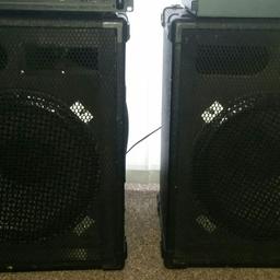 2 x 15 inch carlsbro speakers
400w amp
5 channel mixer

Includes all cables to connect it up.

If this is too small I also have lots more PA gear to sell. Bigger mixers / more amps / multuple speakers etc