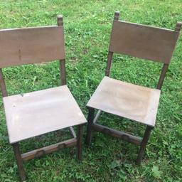 Verkaufe 2 Stück alte Holzstühle.
Preis für beide zusammen
Kann auch in Nüziders abgeholt werden.