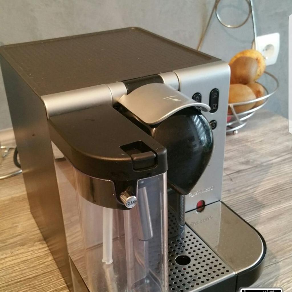 Nespresso Lattissima DeLonghi Kapsel Kaffe in 73730 Esslingen am Neckar
